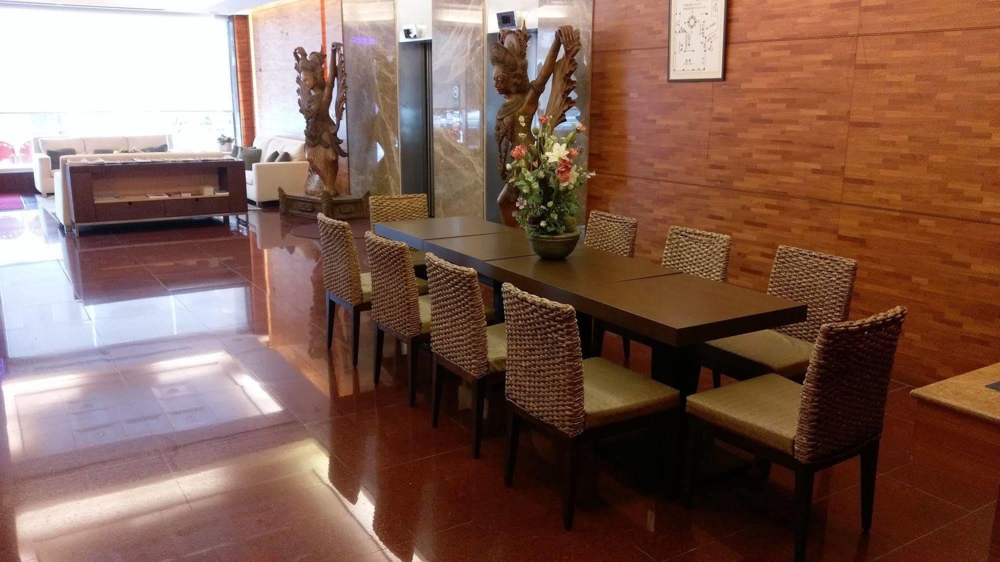 The Premier Hotel Ταϊνάν Εξωτερικό φωτογραφία