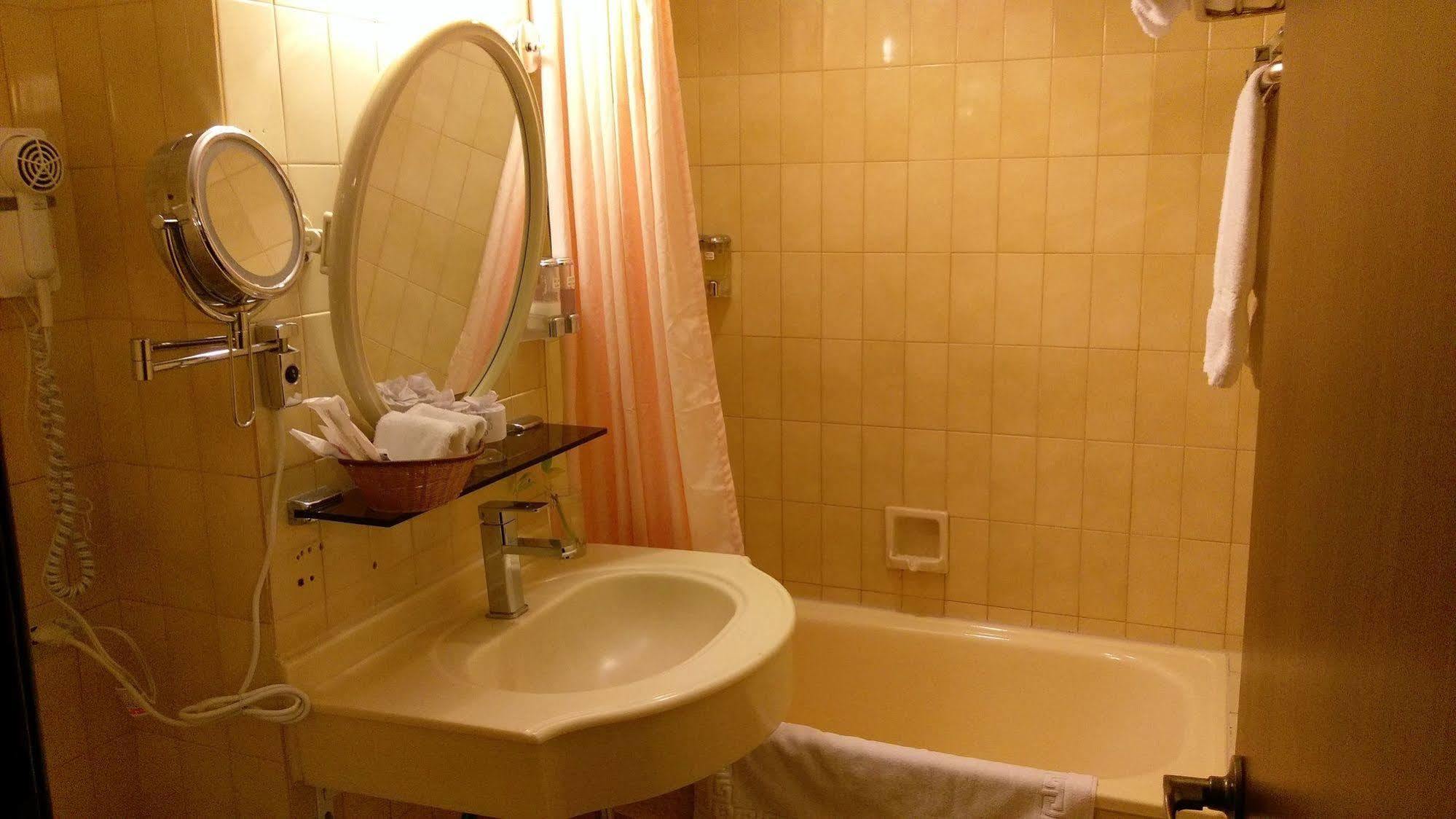 The Premier Hotel Ταϊνάν Εξωτερικό φωτογραφία