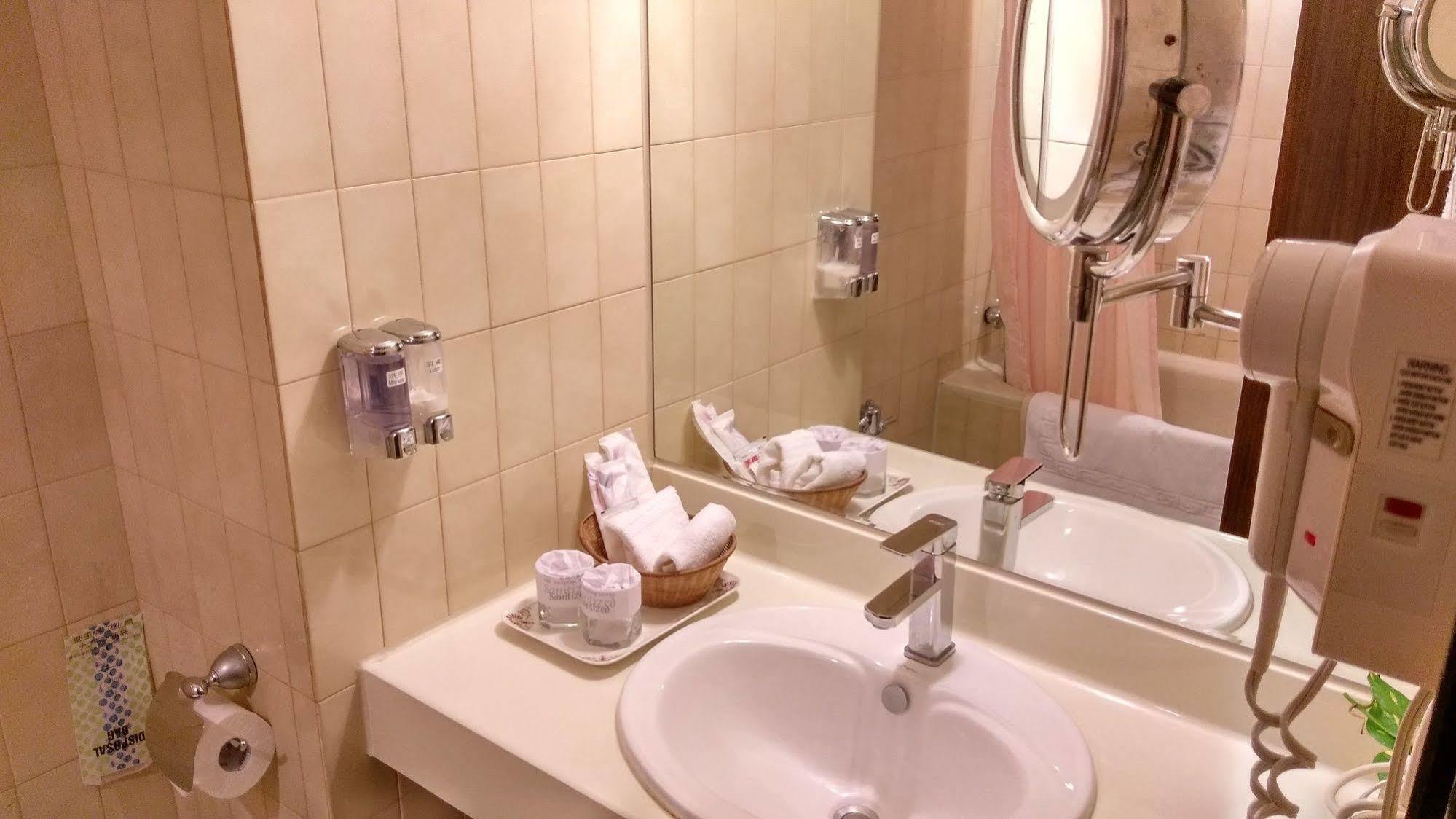 The Premier Hotel Ταϊνάν Εξωτερικό φωτογραφία